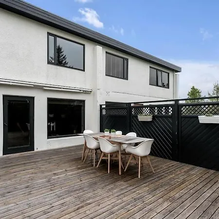Villa A Modern And Stylish Furnished House In Reykjavik